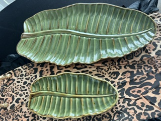 Set of 2 Green Palm Ceramic Décor