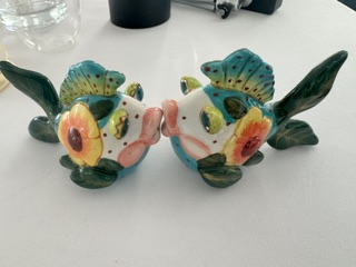 Kissing Fish Set Decor/ S & P shakers