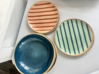 Beige Plate Set with Colored Trim