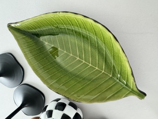 Green Palm dish decor